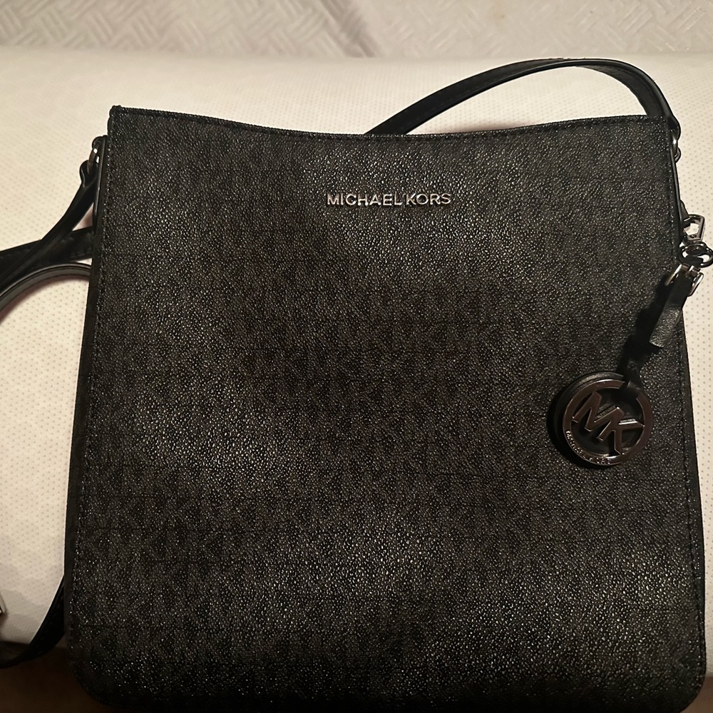 Jet Set Large Saffiano Leather Messenger Bag Gem